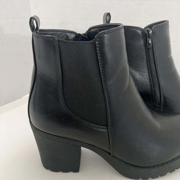 Moda Chics Black Booties Size 8 Chunky Heel Lug Sole Biker Fleece Lined - Picture 2 of 13